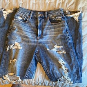 American Eagle Curvy mom jeans. Size 2 Regular.